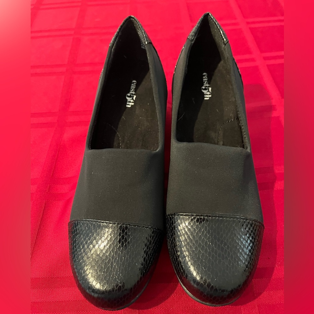 East 5th casual dress shoe, brand new black woman’s size 7.5